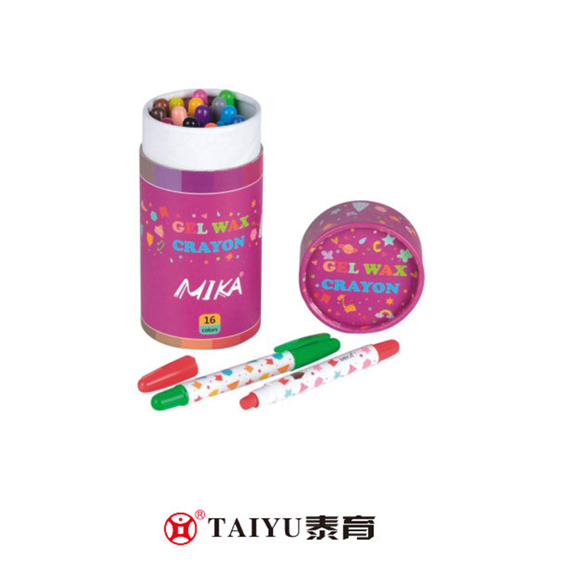 Oppilaat käyttävät Crayon 12 Colors -väriä tynnyrissä kynäpidikkeen Crayon-XC 03 kanssa